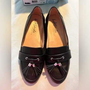 Life Stride black tassel loafers 9 women wide flat shoes